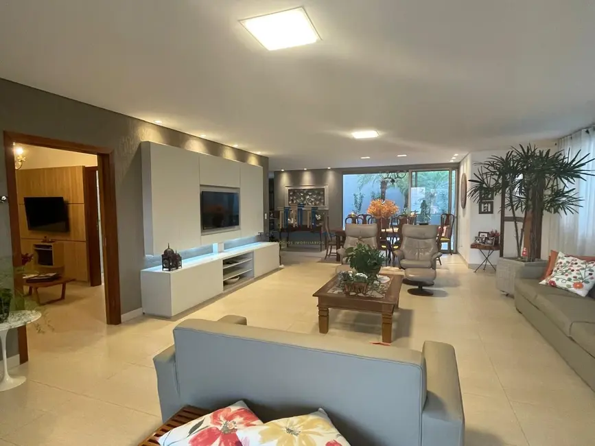 Foto 1 de Casa de Condomínio com 4 quartos à venda, 260m2 em Vespasiano - MG