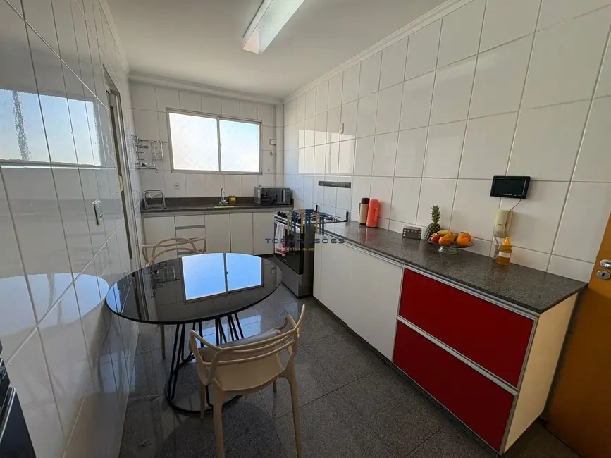 Foto 5 de Apartamento com 4 quartos para alugar, 230m2 em Colégio Batista, Belo Horizonte - MG