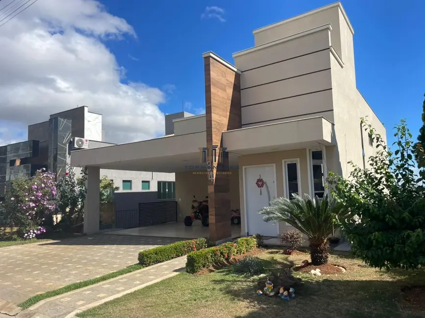 Foto 2 de Casa de Condomínio com 3 quartos à venda, 270m2 em Vespasiano - MG