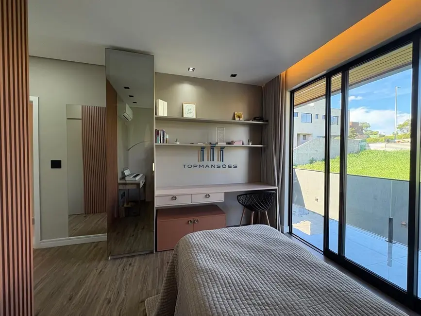 Foto 4 de Casa de Condomínio com 4 quartos à venda, 379m2 em Vespasiano - MG