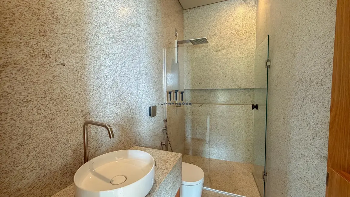 Foto 4 de Casa com 4 quartos à venda, 550m2 em Vespasiano - MG