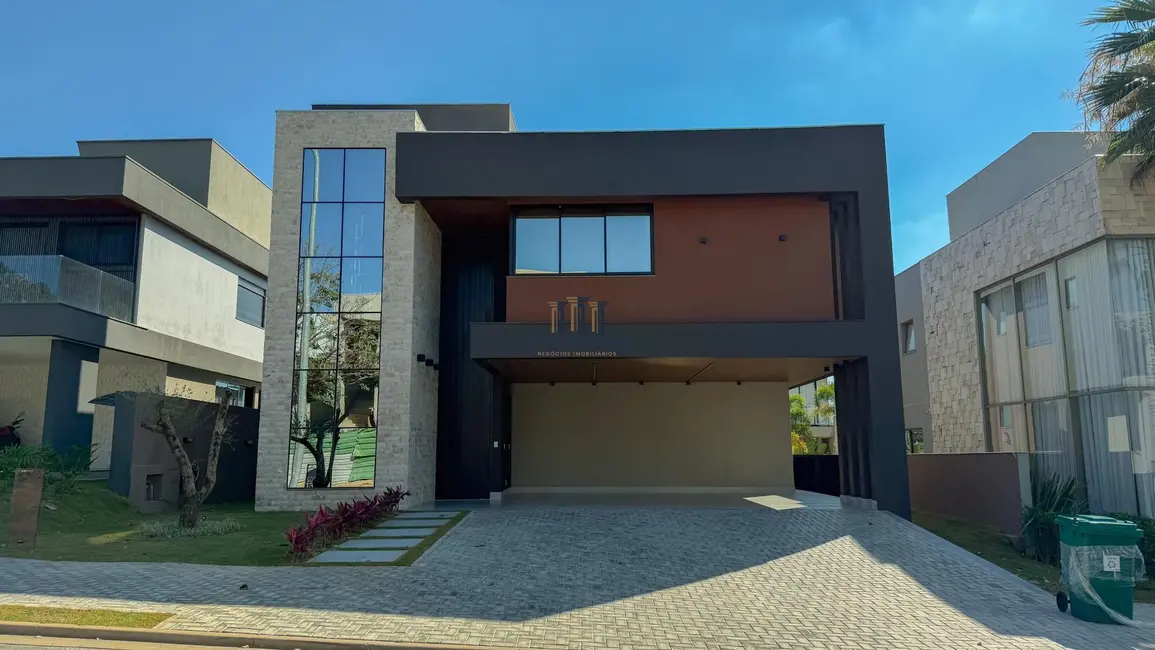 Foto 2 de Casa de Condomínio com 4 quartos à venda, 370m2 em Vespasiano - MG