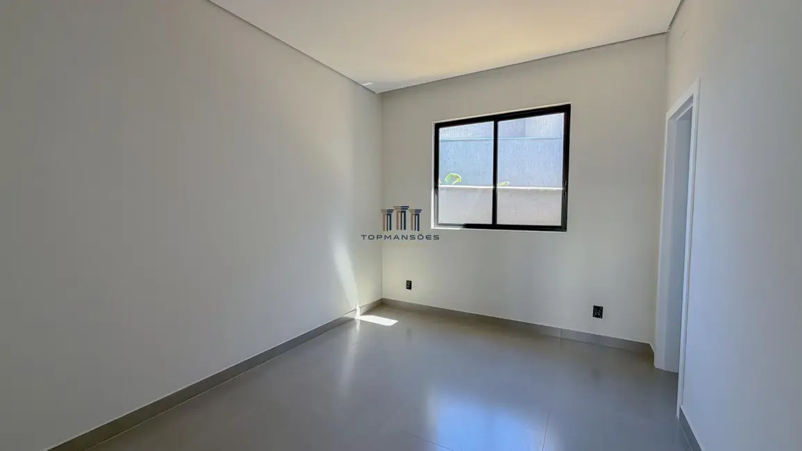 Foto 6 de Casa com 4 quartos à venda, 202m2 em Vespasiano - MG