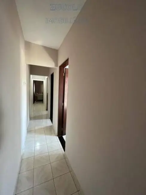 Casa com 4 quartos à venda, 200m2 em Jardim Las Vegas, Santo Andre - SP - imagem 4 Foto 4 de Casa com 4 quartos à venda, 200m2 em Jardim Las Vegas, Santo Andre - SP