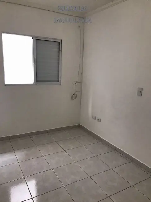 Foto 3 de Apartamento com 2 quartos para alugar, 50m2 em Jardim das Maravilhas, Santo Andre - SP