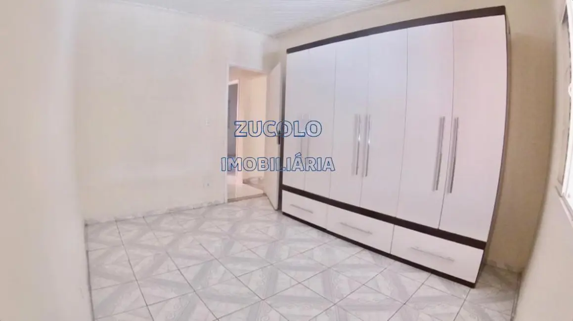 Foto 5 de Casa com 2 quartos para alugar, 100m2 em Dos Casa, Sao Bernardo Do Campo - SP