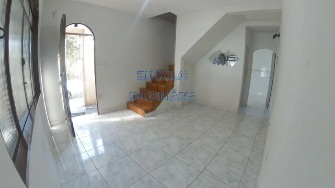 Sobrado com 3 quartos para alugar, 300m2 em Piraporinha, Diadema - SP - imagem 4 Foto 4 de Sobrado com 3 quartos para alugar, 300m2 em Piraporinha, Diadema - SP