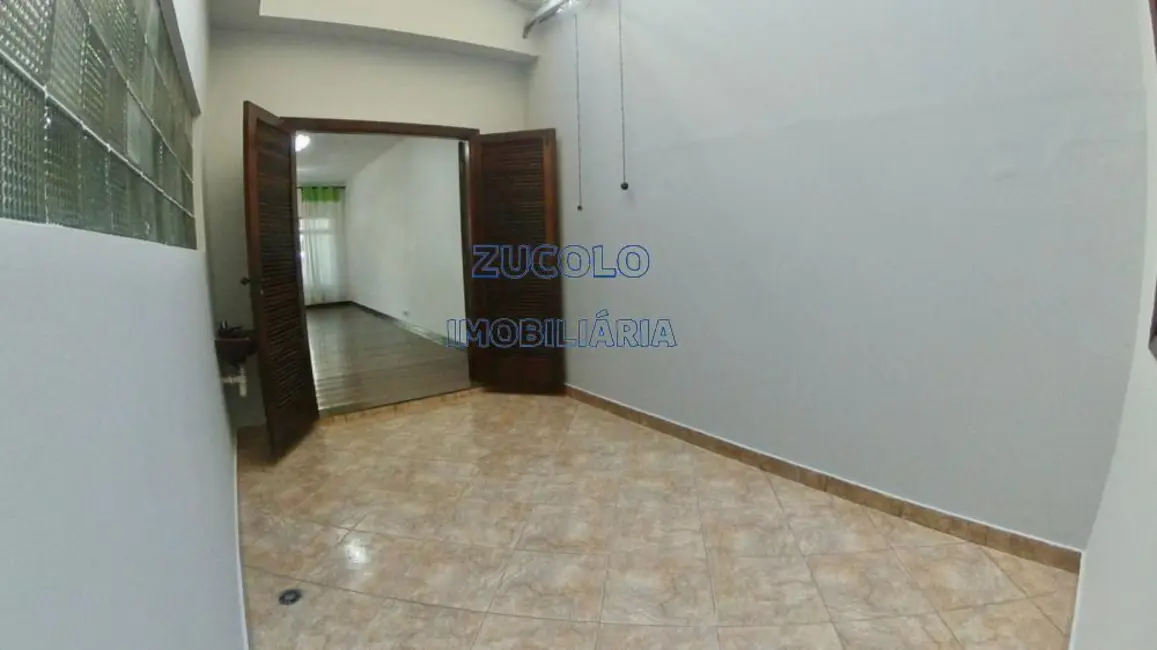 Foto 8 de Casa com 3 quartos para alugar, 300m2 em Dos Casa, Sao Bernardo Do Campo - SP