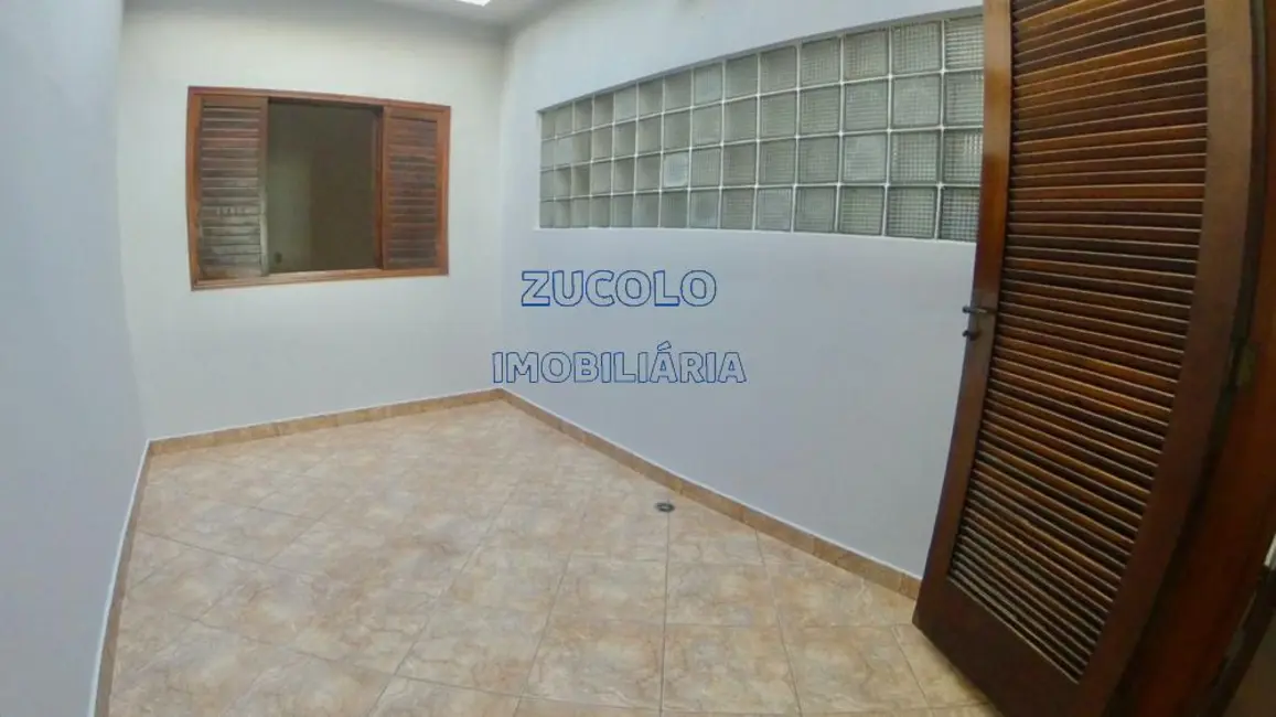 Foto 9 de Casa com 3 quartos para alugar, 300m2 em Dos Casa, Sao Bernardo Do Campo - SP