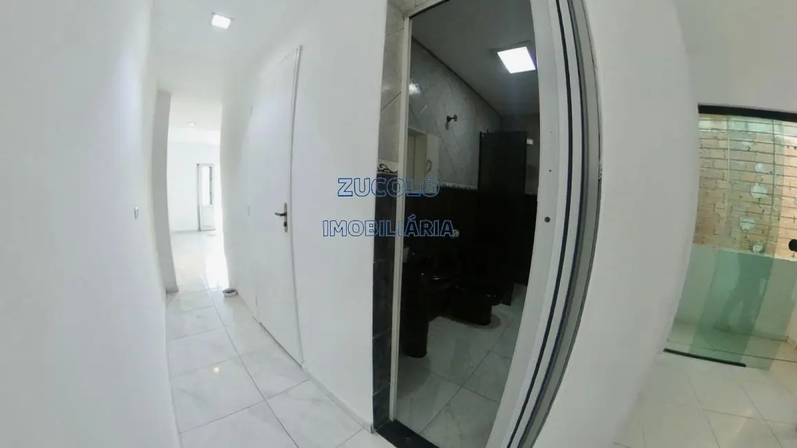 Foto 3 de Kitnet com 1 quarto para alugar, 60m2 em Jardim Las Vegas, Santo Andre - SP