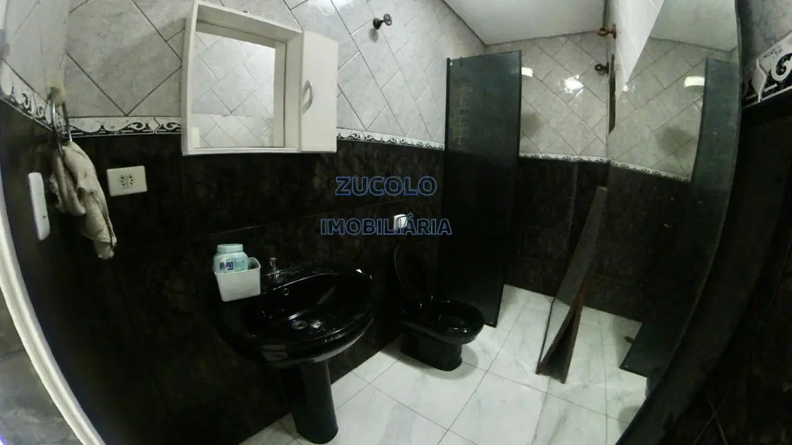 Foto 4 de Kitnet com 1 quarto para alugar, 60m2 em Jardim Las Vegas, Santo Andre - SP