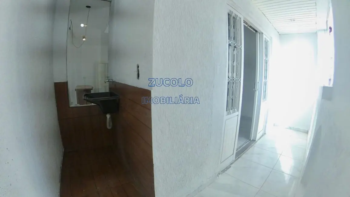 Foto 5 de Kitnet com 1 quarto para alugar, 60m2 em Jardim Las Vegas, Santo Andre - SP