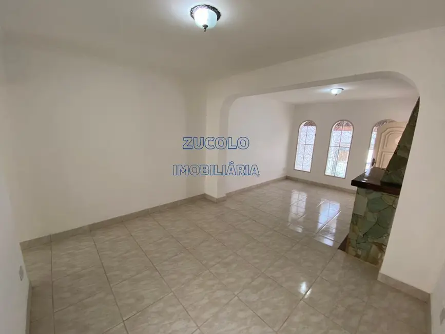 Sobrado com 3 quartos à venda, 174m2 em Sao Bernardo Do Campo - SP - imagem 4 Foto 4 de Sobrado com 3 quartos à venda, 174m2 em Sao Bernardo Do Campo - SP