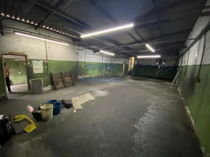 Foto 3 de Armazém / Galpão para alugar, 200m2 em Vila Nogueira, Diadema - SP