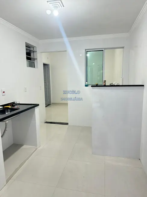 Foto 3 de Casa com 1 quarto para alugar, 50m2 em Jardim Cristiane, Santo Andre - SP