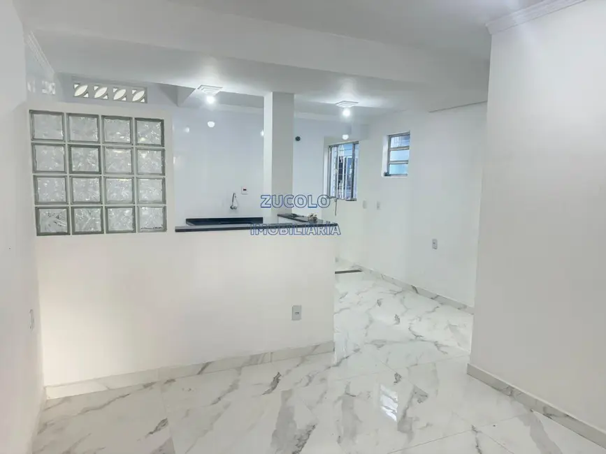 Foto 3 de Casa com 2 quartos para alugar, 60m2 em Jardim Cristiane, Santo Andre - SP