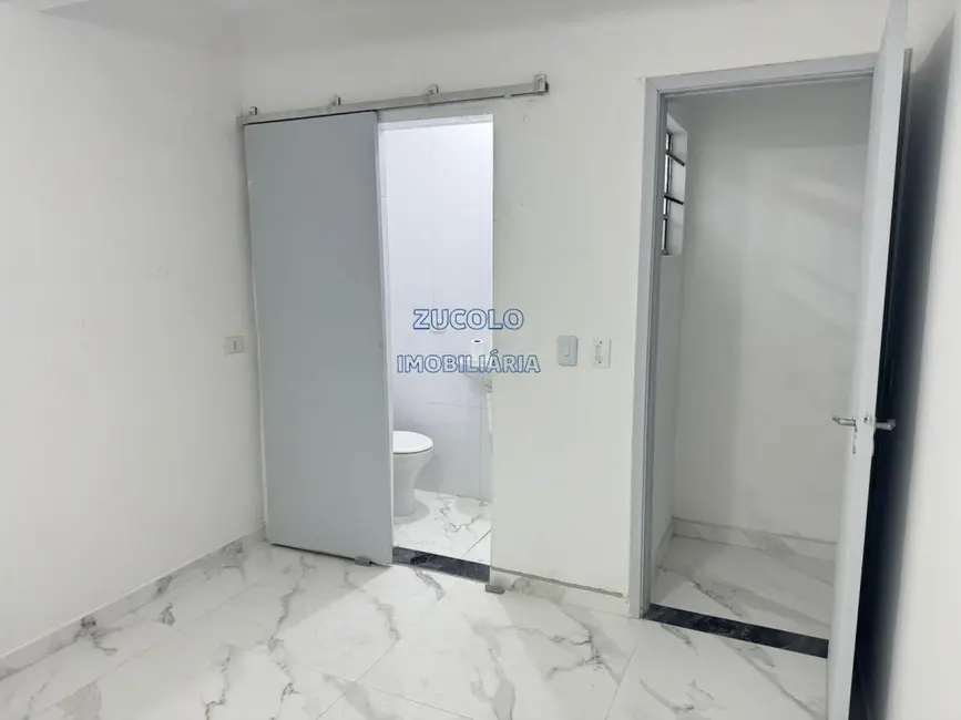 Foto 9 de Casa com 2 quartos para alugar, 60m2 em Jardim Cristiane, Santo Andre - SP