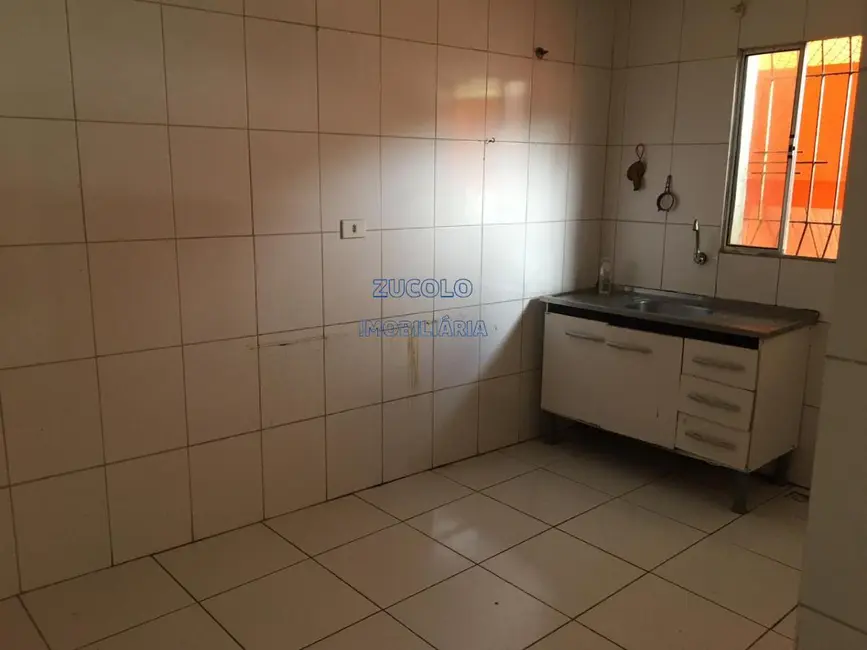 Foto 2 de Casa com 3 quartos para alugar, 100m2 em Cidade São Jorge, Santo Andre - SP