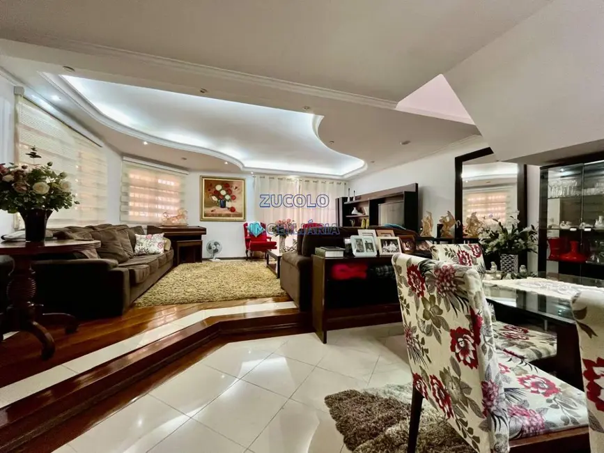 Foto 2 de Sobrado com 3 quartos para alugar, 312m2 em Anchieta, Sao Bernardo Do Campo - SP