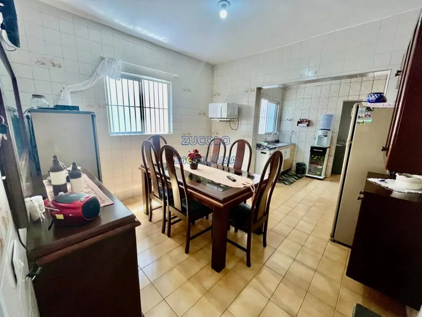 Sobrado com 3 quartos à venda, 165m2 em Jardim Las Vegas, Santo Andre - SP - imagem 5 Foto 5 de Sobrado com 3 quartos à venda, 165m2 em Jardim Las Vegas, Santo Andre - SP