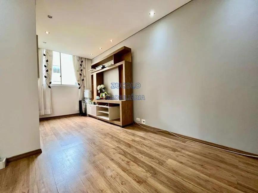 Foto 2 de Apartamento com 2 quartos à venda, 50m2 em Jardim Maria Estela, São Paulo - SP