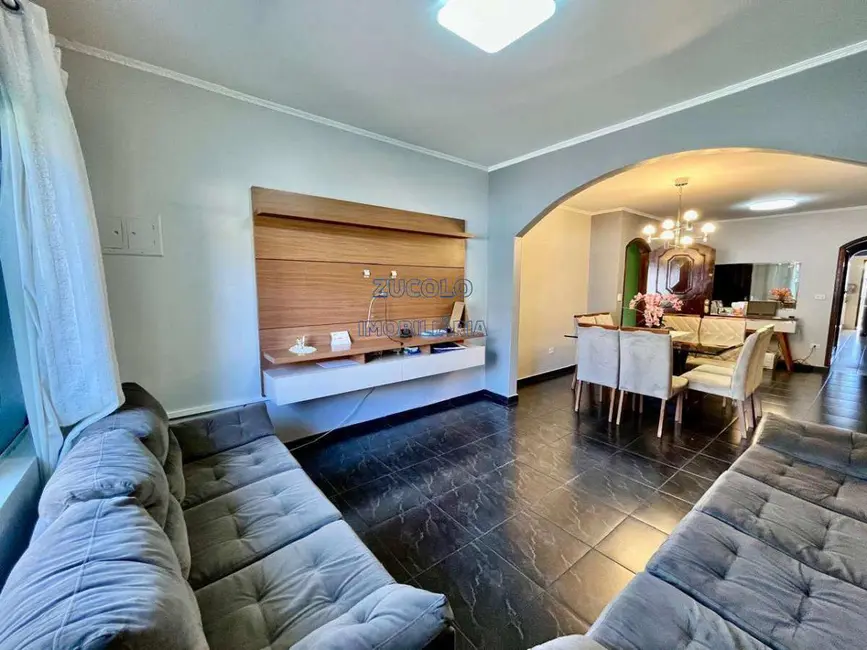 Sobrado com 3 quartos à venda, 288m2 em Vila Lucinda, Santo Andre - SP - imagem 1 Foto 1 de Sobrado com 3 quartos à venda, 288m2 em Vila Lucinda, Santo Andre - SP