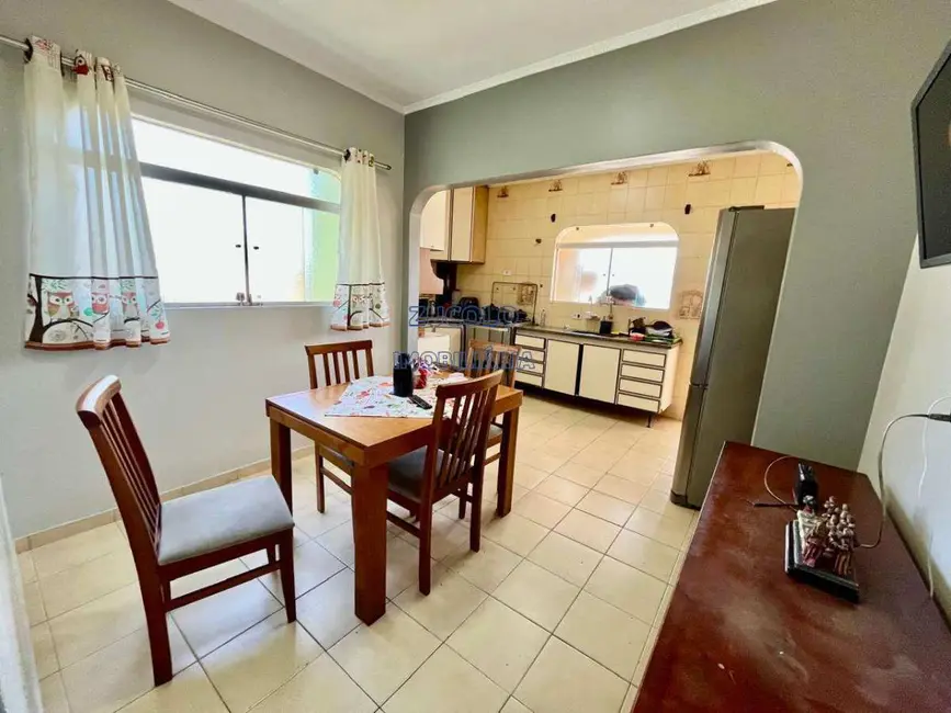 Sobrado com 3 quartos à venda, 288m2 em Vila Lucinda, Santo Andre - SP - imagem 4 Foto 4 de Sobrado com 3 quartos à venda, 288m2 em Vila Lucinda, Santo Andre - SP