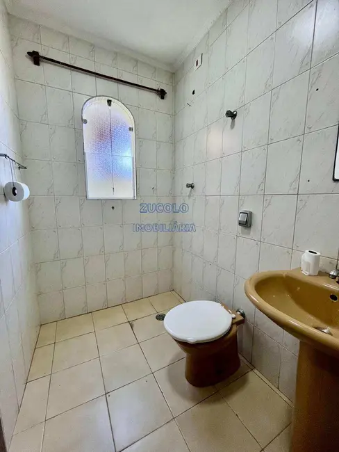 Sobrado com 3 quartos à venda, 288m2 em Vila Lucinda, Santo Andre - SP - imagem 9 Foto 9 de Sobrado com 3 quartos à venda, 288m2 em Vila Lucinda, Santo Andre - SP