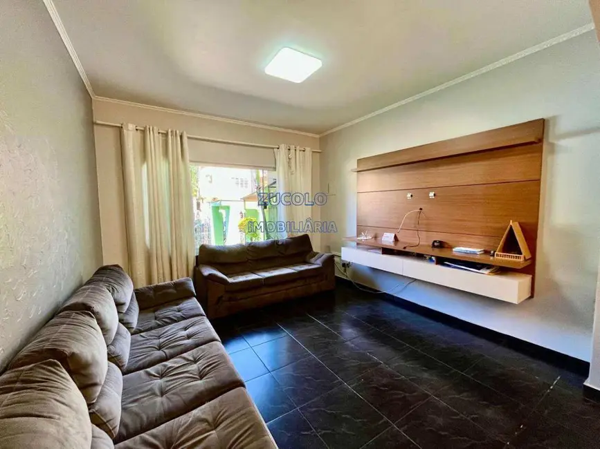 Sobrado com 3 quartos à venda, 288m2 em Vila Lucinda, Santo Andre - SP - imagem 2 Foto 2 de Sobrado com 3 quartos à venda, 288m2 em Vila Lucinda, Santo Andre - SP