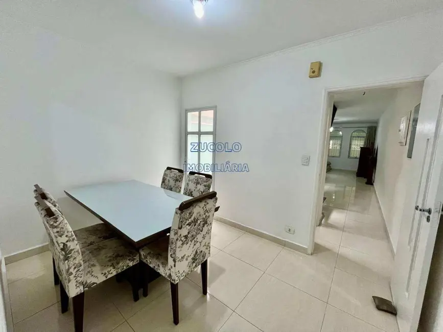 Sobrado com 3 quartos para alugar, 155m2 em Jardim Stella, Santo Andre - SP - imagem 8 Foto 8 de Sobrado com 3 quartos para alugar, 155m2 em Jardim Stella, Santo Andre - SP