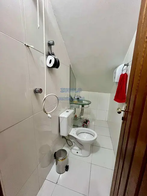 Sobrado com 3 quartos à venda, 185m2 em Jardim Cristiane, Santo Andre - SP - imagem 2 Foto 2 de Sobrado com 3 quartos à venda, 185m2 em Jardim Cristiane, Santo Andre - SP