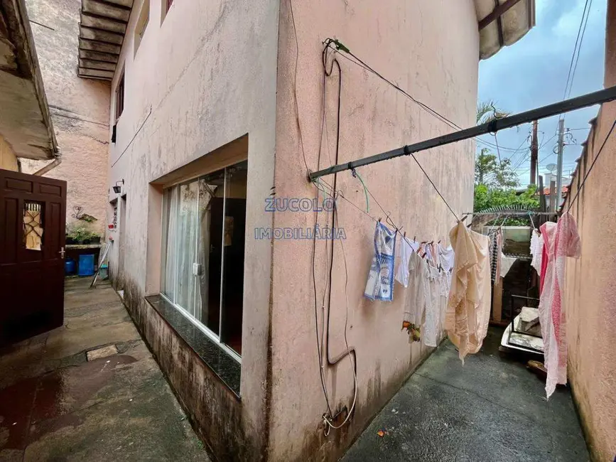 Sobrado com 3 quartos à venda, 185m2 em Jardim Cristiane, Santo Andre - SP - imagem 8 Foto 8 de Sobrado com 3 quartos à venda, 185m2 em Jardim Cristiane, Santo Andre - SP