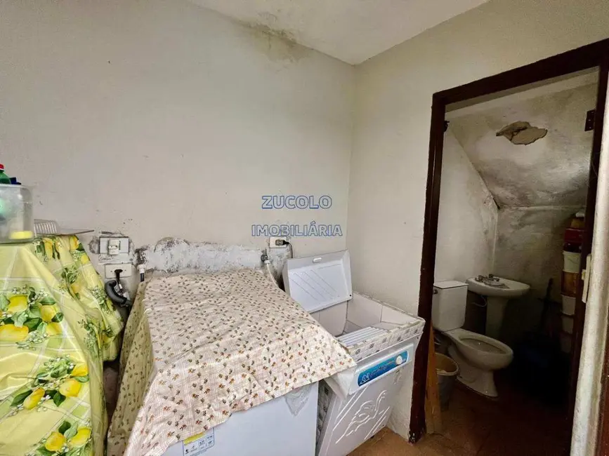 Sobrado com 3 quartos à venda, 185m2 em Jardim Cristiane, Santo Andre - SP - imagem 9 Foto 9 de Sobrado com 3 quartos à venda, 185m2 em Jardim Cristiane, Santo Andre - SP