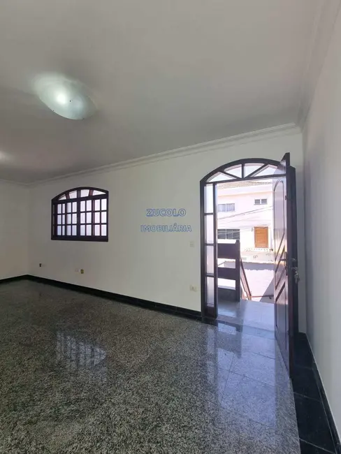 Sobrado com 3 quartos à venda, 220m2 em Jordanópolis, Sao Bernardo Do Campo - SP - imagem 4 Foto 4 de Sobrado com 3 quartos à venda, 220m2 em Jordanópolis, Sao Bernardo Do Campo - SP