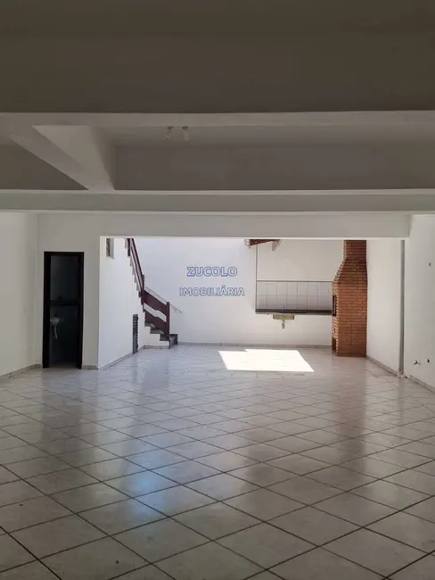 Sobrado com 3 quartos à venda, 220m2 em Jordanópolis, Sao Bernardo Do Campo - SP - imagem 3 Foto 3 de Sobrado com 3 quartos à venda, 220m2 em Jordanópolis, Sao Bernardo Do Campo - SP