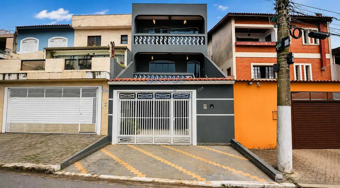 Casa com 3 quartos à venda, 195m2 em Nova Petrópolis, Sao Bernardo Do Campo - SP - imagem 1 Foto 1 de Casa com 3 quartos à venda, 195m2 em Nova Petrópolis, Sao Bernardo Do Campo - SP