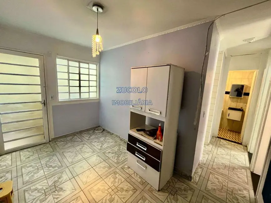 Foto 1 de Apartamento com 2 quartos para alugar, 50m2 em Vila Aquilino, Santo Andre - SP