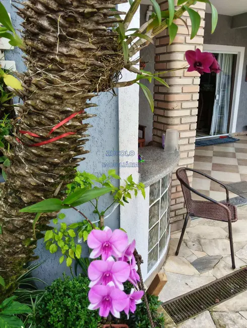 Foto 5 de Sobrado com 3 quartos à venda, 150m2 em Itanhaem - SP