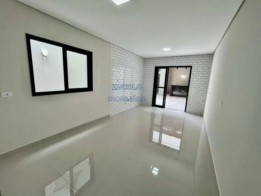 Sobrado com 3 quartos à venda, 223m2 em Assunção, Sao Bernardo Do Campo - SP - imagem 5 Foto 5 de Sobrado com 3 quartos à venda, 223m2 em Assunção, Sao Bernardo Do Campo - SP