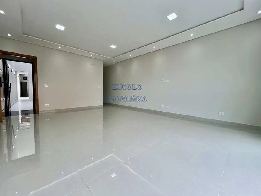 Sobrado com 3 quartos à venda, 223m2 em Assunção, Sao Bernardo Do Campo - SP - imagem 2 Foto 2 de Sobrado com 3 quartos à venda, 223m2 em Assunção, Sao Bernardo Do Campo - SP