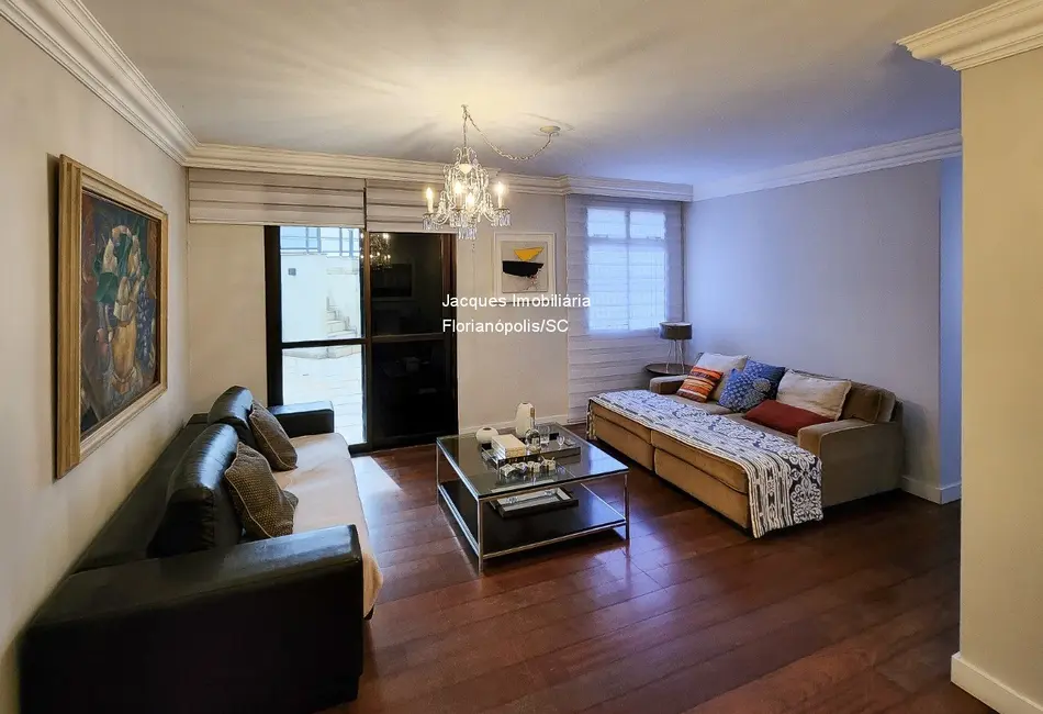 Apartamento com 3 quartos à venda, 329m2 em Centro, Florianopolis - SC - imagem 8 Foto 8 de Apartamento com 3 quartos à venda, 329m2 em Centro, Florianopolis - SC