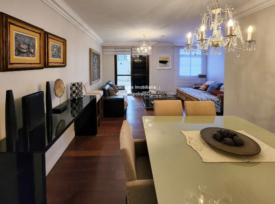Apartamento com 3 quartos à venda, 329m2 em Centro, Florianopolis - SC - imagem 9 Foto 9 de Apartamento com 3 quartos à venda, 329m2 em Centro, Florianopolis - SC