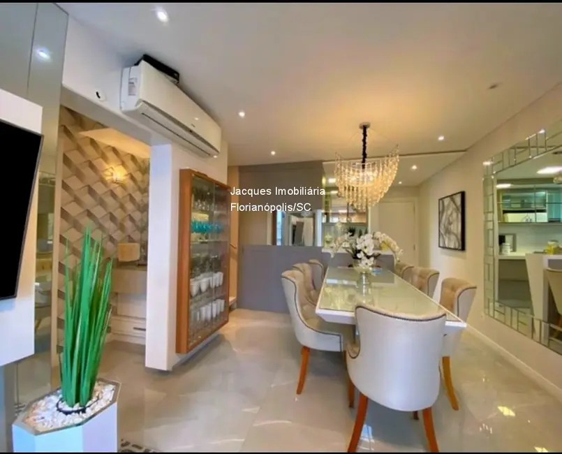 Apartamento com 3 quartos à venda, 127m2 em Coqueiros, Florianopolis - SC - imagem 3 Foto 3 de Apartamento com 3 quartos à venda, 127m2 em Coqueiros, Florianopolis - SC