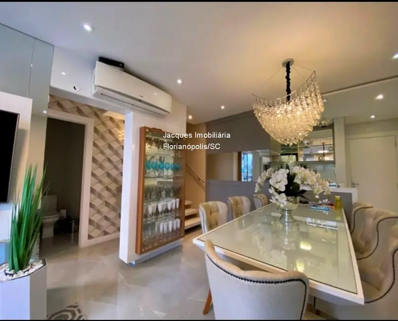Apartamento com 3 quartos à venda, 127m2 em Coqueiros, Florianopolis - SC - imagem 4 Foto 4 de Apartamento com 3 quartos à venda, 127m2 em Coqueiros, Florianopolis - SC