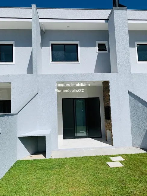 Casa com 2 quartos à venda, 120m2 em São João do Rio Vermelho, Florianopolis - SC - imagem 8 Foto 8 de Casa com 2 quartos à venda, 120m2 em São João do Rio Vermelho, Florianopolis - SC