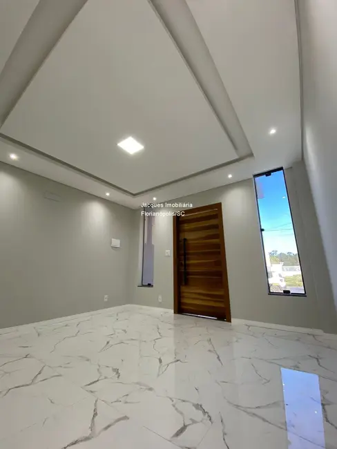 Casa com 2 quartos à venda, 120m2 em São João do Rio Vermelho, Florianopolis - SC - imagem 3 Foto 3 de Casa com 2 quartos à venda, 120m2 em São João do Rio Vermelho, Florianopolis - SC