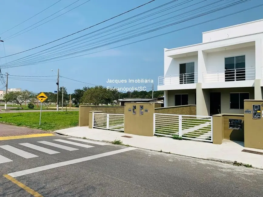 Foto 2 de Casa de Condomínio com 2 quartos à venda, 170m2 em São João do Rio Vermelho, Florianopolis - SC