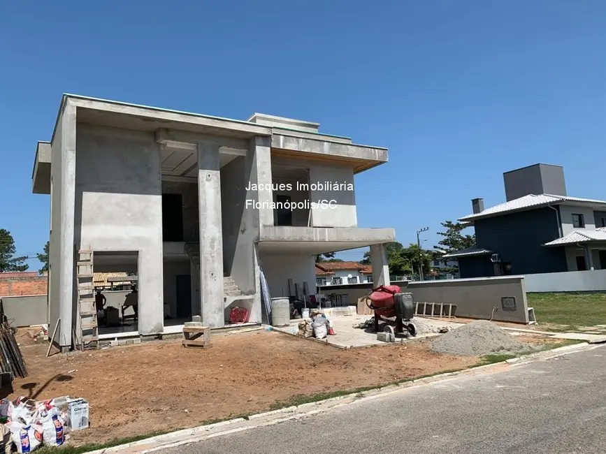 Foto 2 de Casa de Condomínio com 3 quartos à venda, 234m2 em São João do Rio Vermelho, Florianopolis - SC