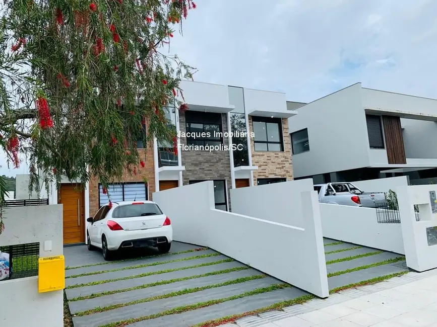 Foto 2 de Casa de Condomínio com 2 quartos à venda, 110m2 em Cachoeira do Bom Jesus, Florianopolis - SC