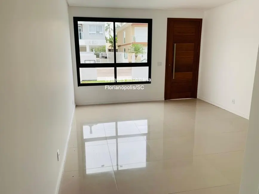Foto 4 de Casa de Condomínio com 2 quartos à venda, 110m2 em Cachoeira do Bom Jesus, Florianopolis - SC